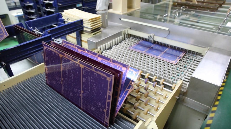Developing - YourPCB PCB factory process