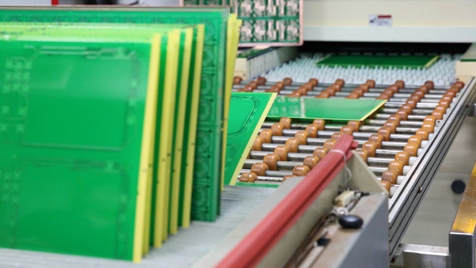 Solder Mask Imaging - YourPCB PCB factory process